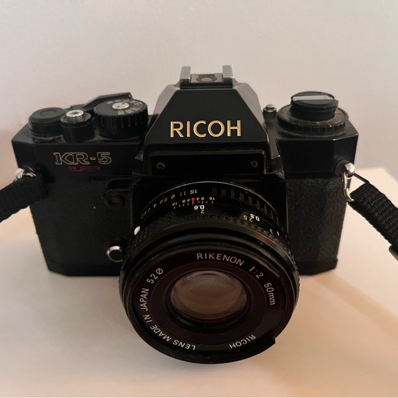 Vintage Film Camera - Ricoh KR-5 Super SLR with Rikenon 50mm f/2 Prime Lens - Picture 4 of 10